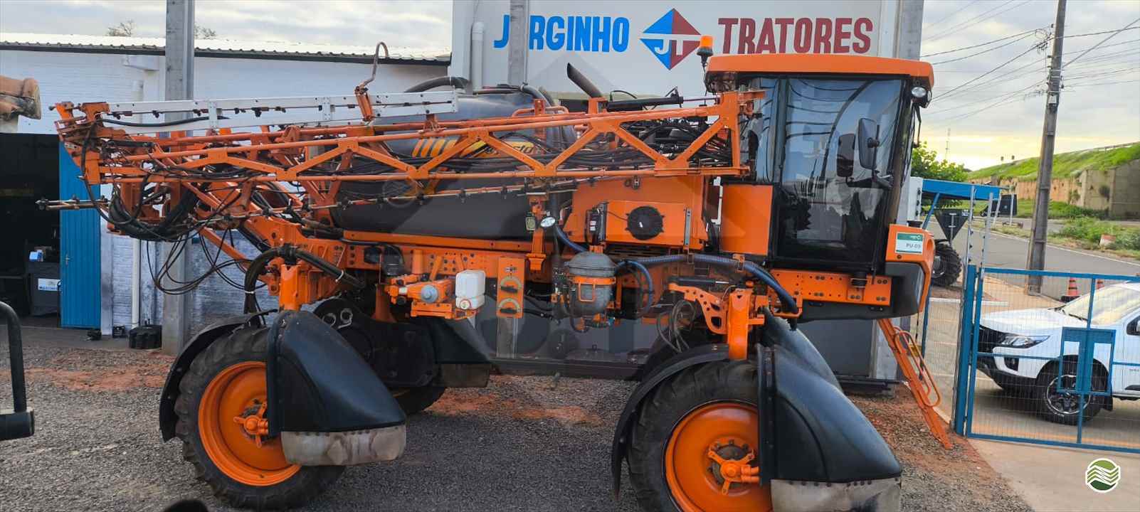 PULVERIZADOR JACTO UNIPORT 2530 Tração 4x4 Jorginho Tratores PARANAVAI PARANÁ PR